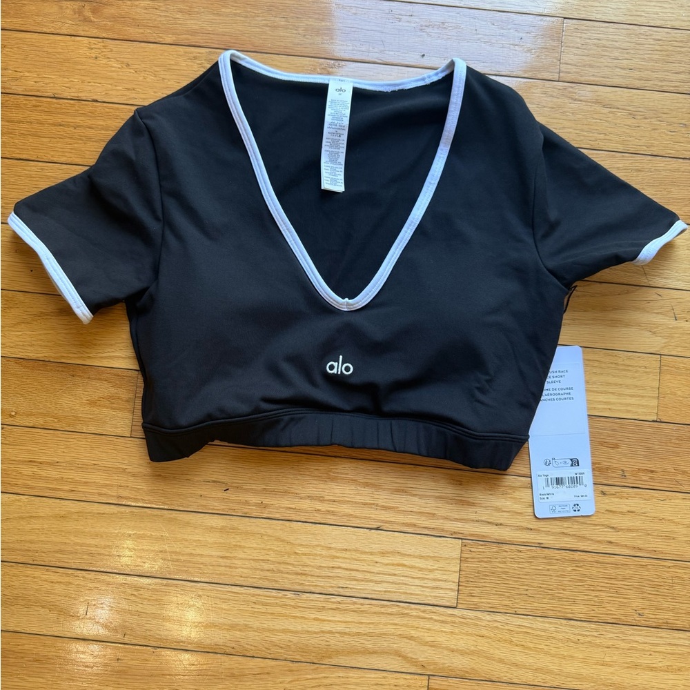 ALO Airbrush Race Short Sleeve Black and White Crop Top - Picture 4 of 8